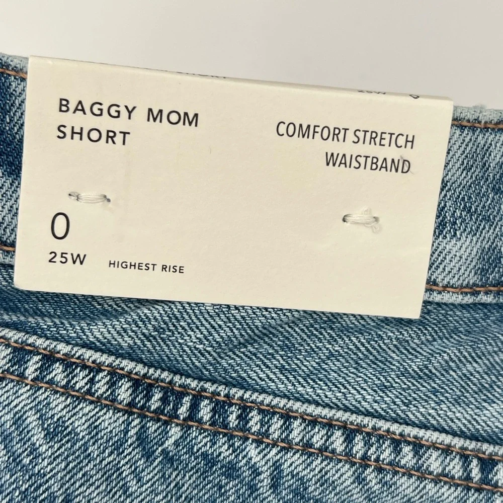 AMERICAN EAGLE BAGGY MOM SHORTS W/STRETCH‎ WAISTBAND RIPPED DENIM